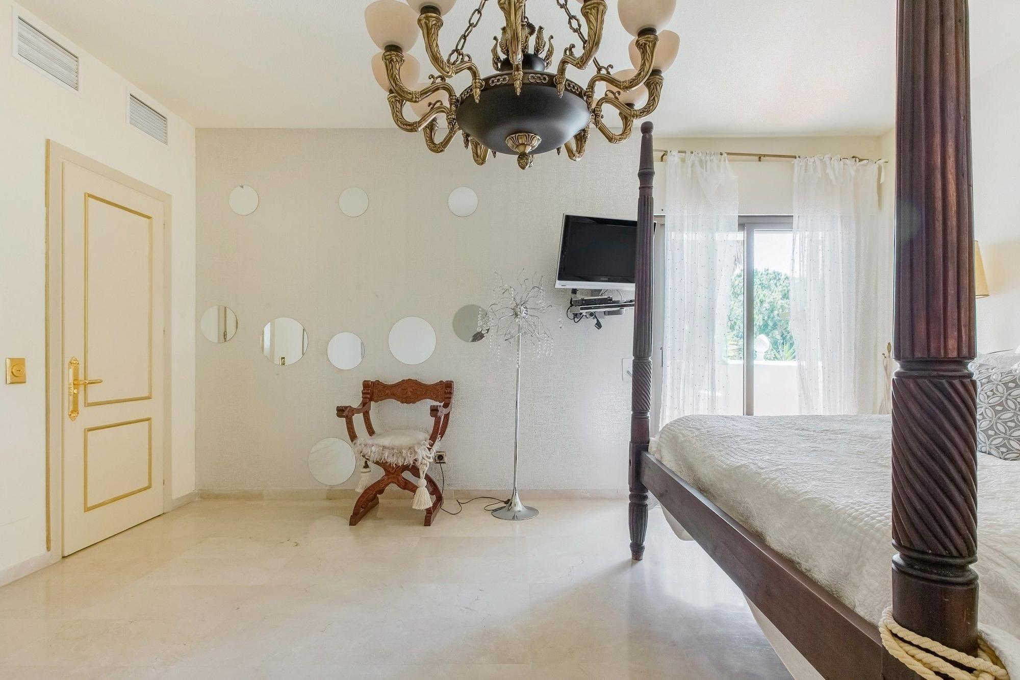 Royal Roman Empire Marbella Exterior photo