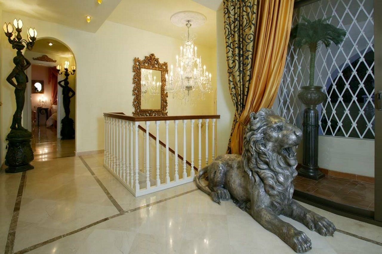 Royal Roman Empire Marbella Exterior photo